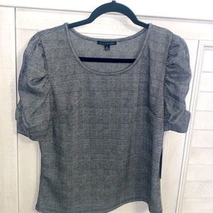 Women’s black and white plaid pattern blouse size L